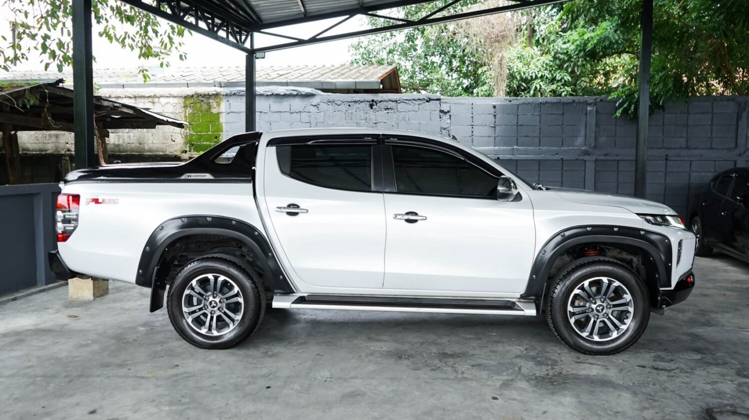 LINE_ALBUM_Triton 4dr ปี19 auto GT สีขาว ไมล์ 110,000km_260818_4