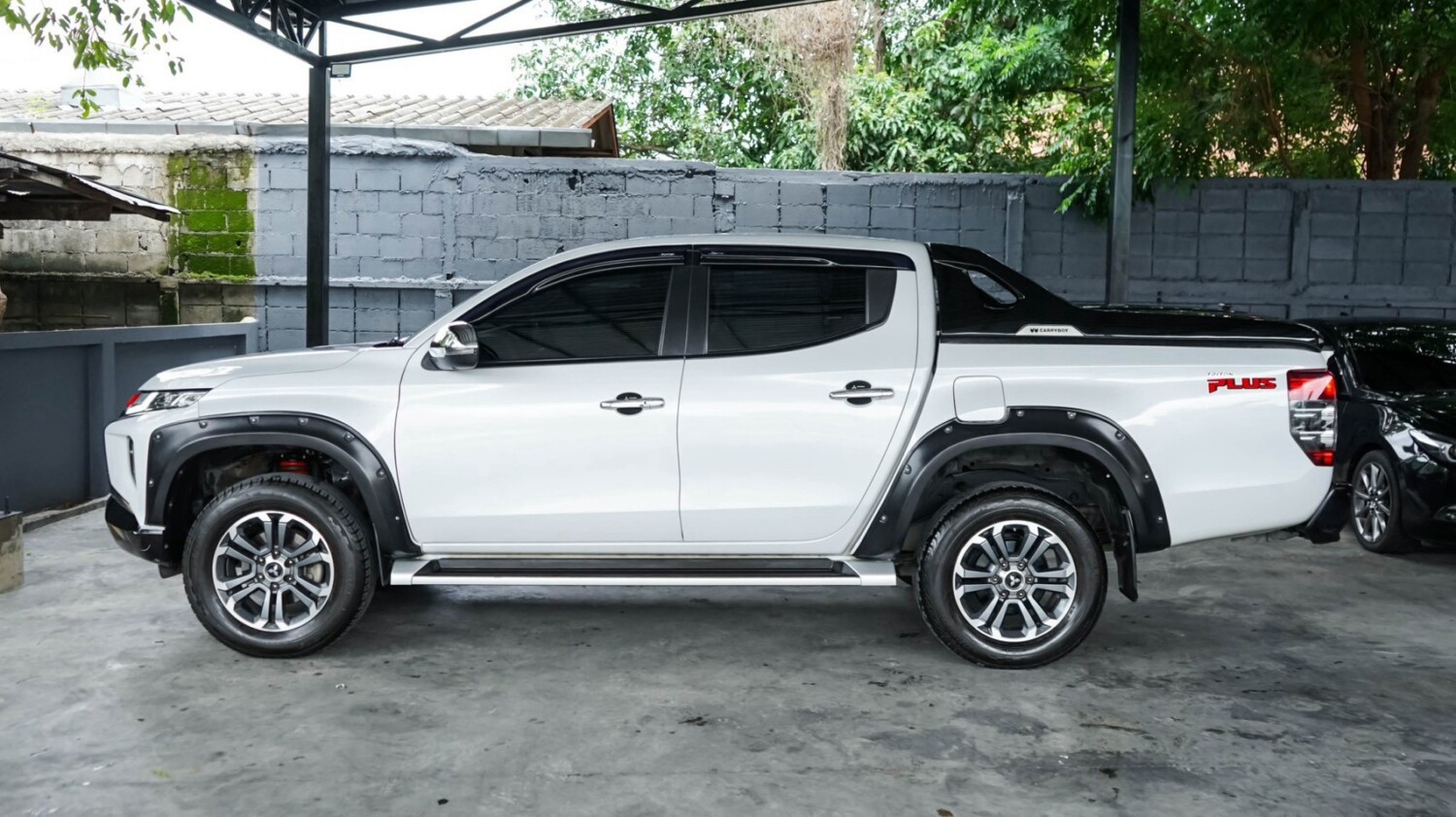 LINE_ALBUM_Triton 4dr ปี19 auto GT สีขาว ไมล์ 110,000km_260818_5