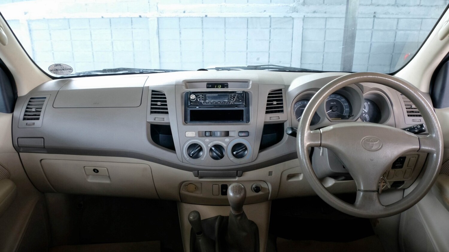 LINE_ALBUM_Vigo 2.5 E ปี2005 mt 4wd ไมล์ 39,000km สีบรอนซ์_260803_10