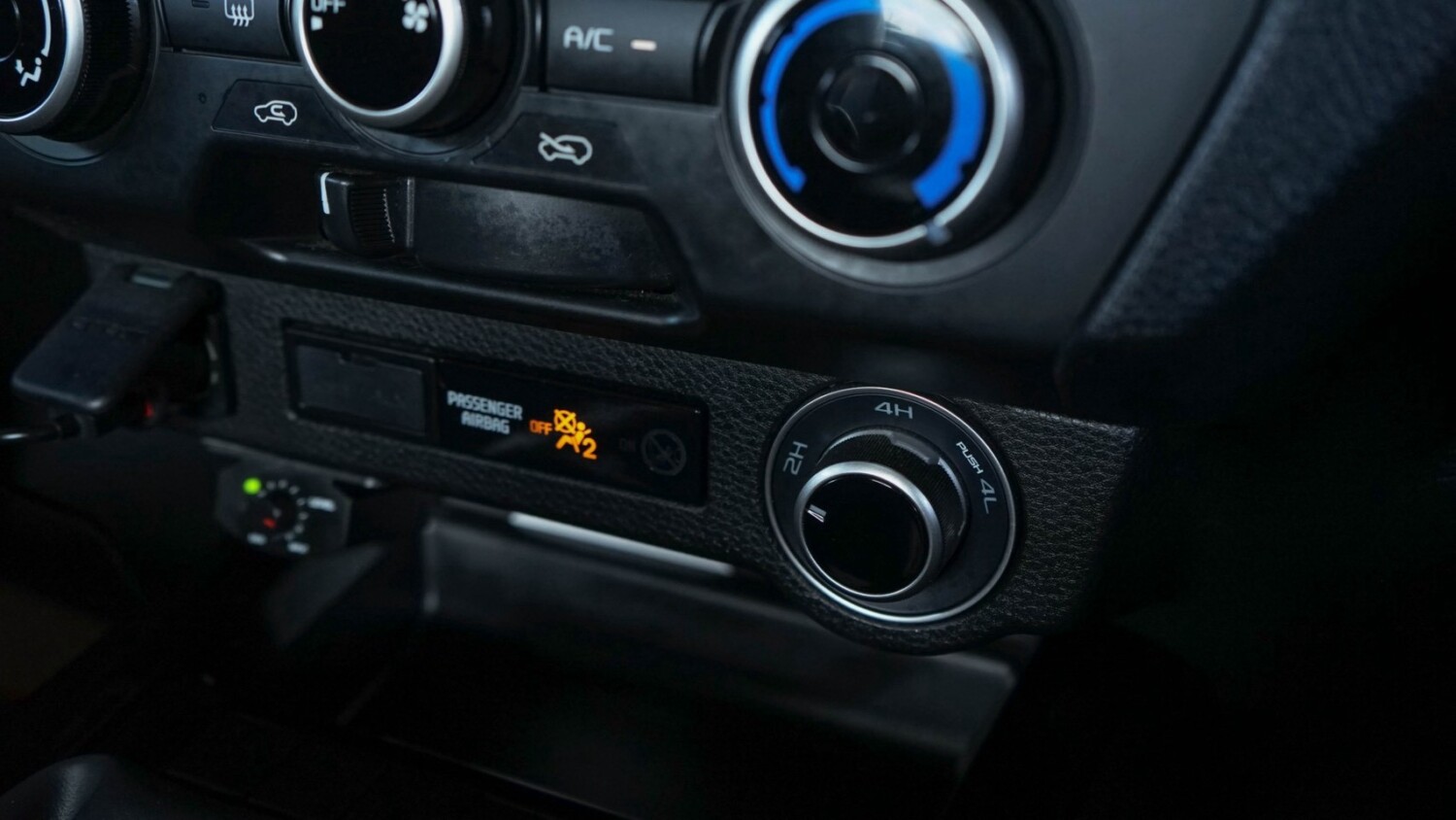 LINE_ALBUM_DMAX CAB ปี21 จด ปี22 สีบรอนซ์ 3.0 4WD เกียร์ Mt_260926_17