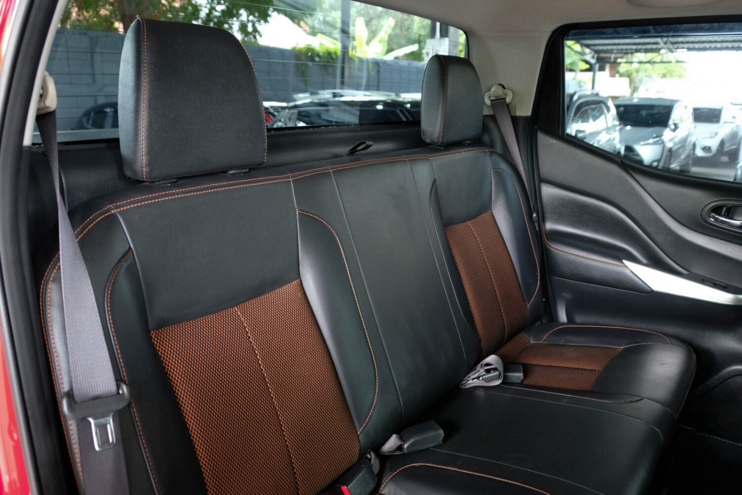 LINE_ALBUM_Nissan navara black edition ปี20 จด 21 สีแดง auto_260902_10