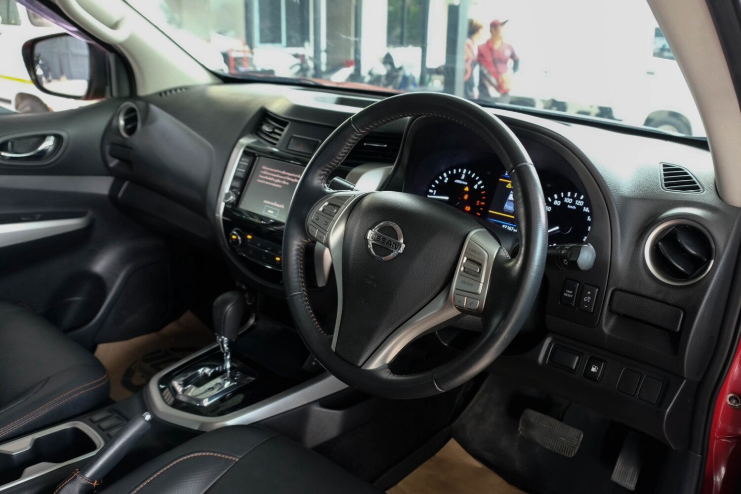 LINE_ALBUM_Nissan navara black edition ปี20 จด 21 สีแดง auto_260902_8