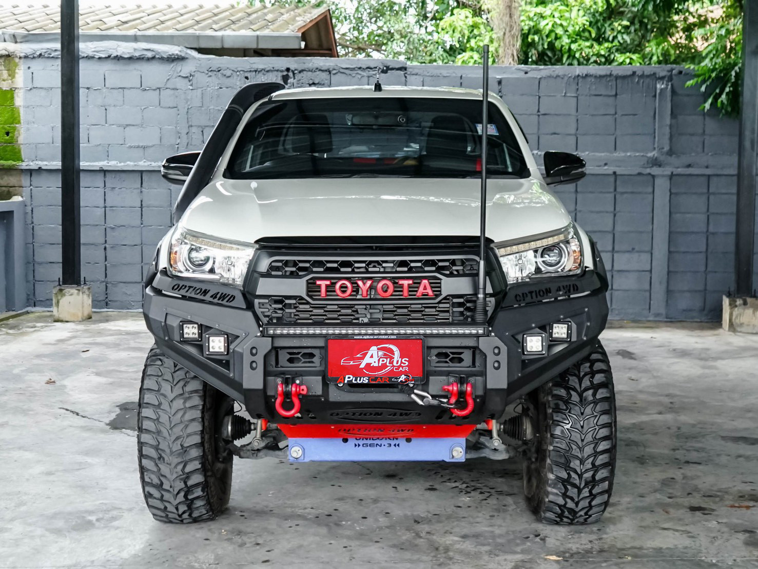 LINE_ALBUM_REVO ROCCO 2.8 CAB 4WD ปี2019(แท้) 80,000km สีขาว_260902_2