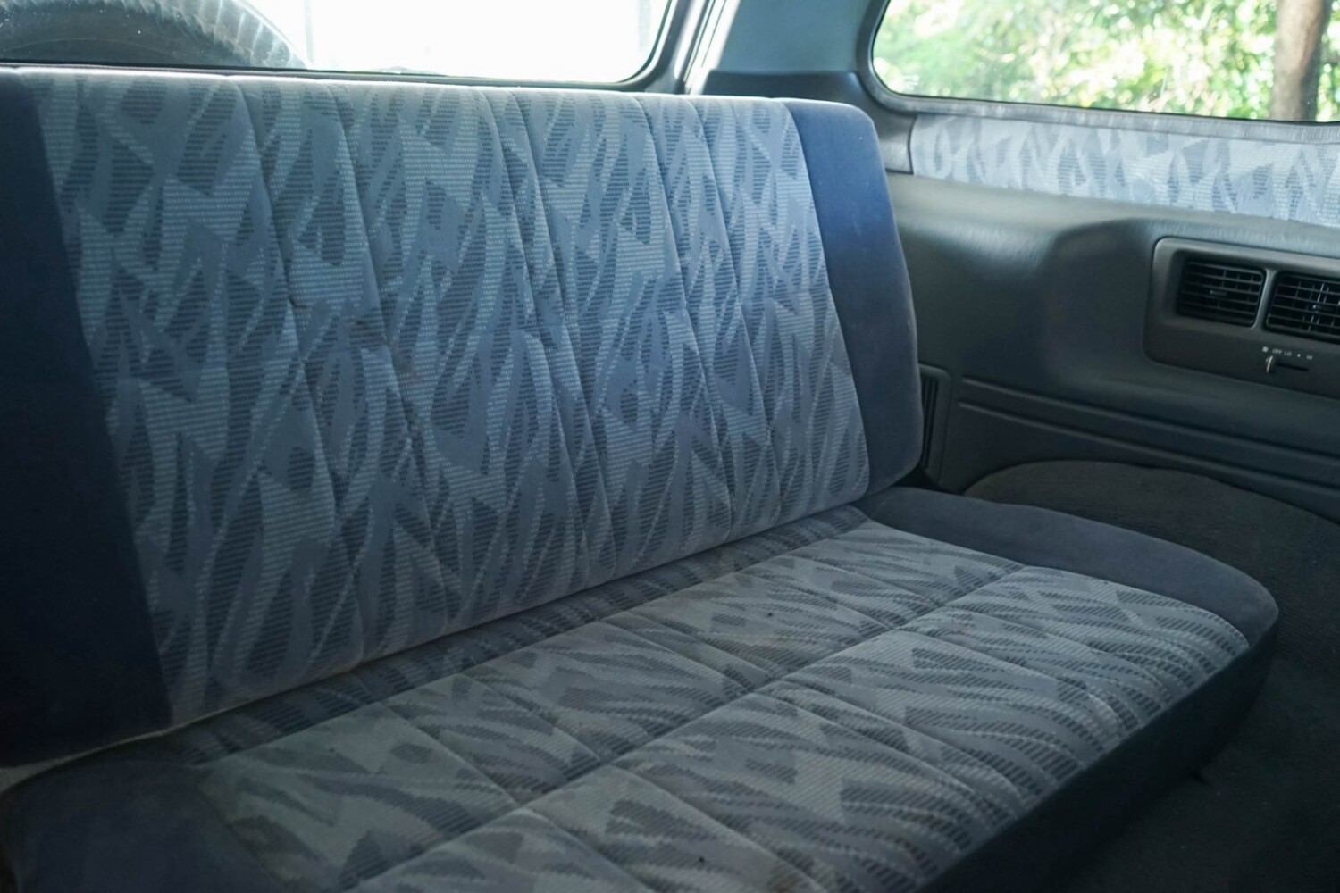 LINE_ALBUM_TOYOTA HILUX SPORT RIDER ปี1999 สีบรอนซ์ MT 4WD_260915_12