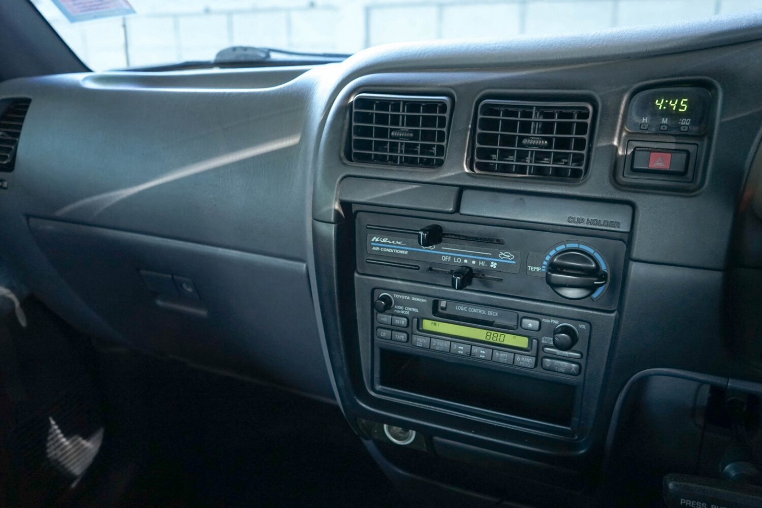 LINE_ALBUM_TOYOTA HILUX SPORT RIDER ปี1999 สีบรอนซ์ MT 4WD_260915_16