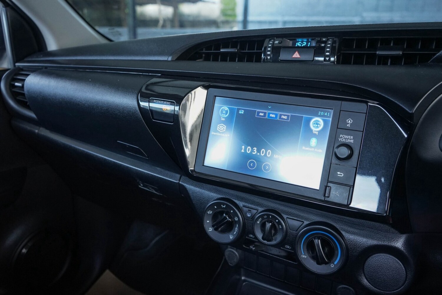 LINE_ALBUM_TOYOTA REVO Z EDITION CAB ปี22(แท้) สีบรอนซ์ mt_260915_15