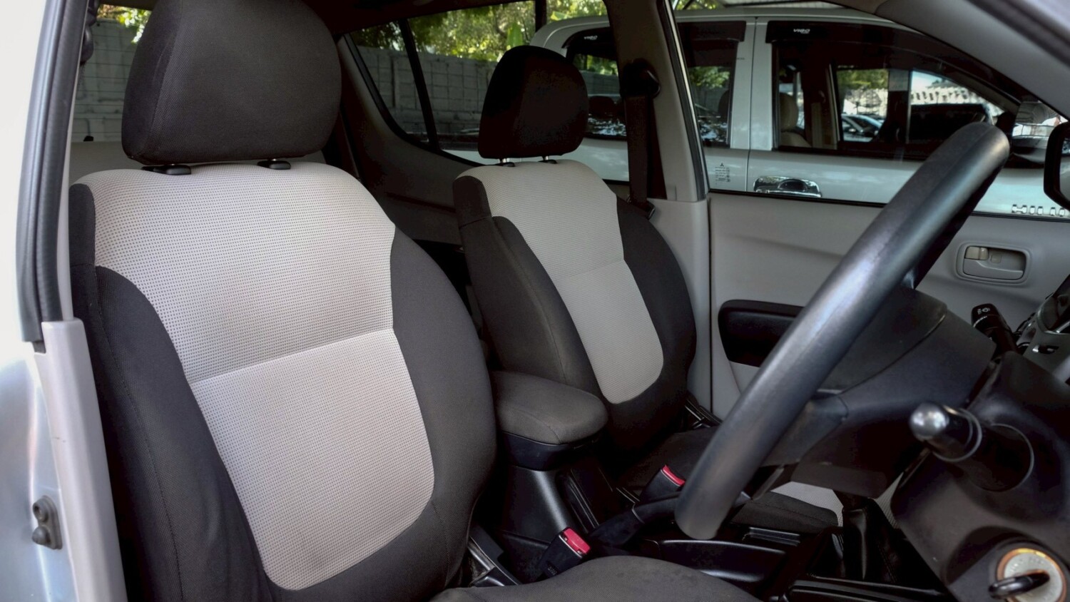 LINE_ALBUM_TRITON 4DR ปี12 สีบรอนซ์ glsสี่ประตู ไมล์150,000km_260612_10