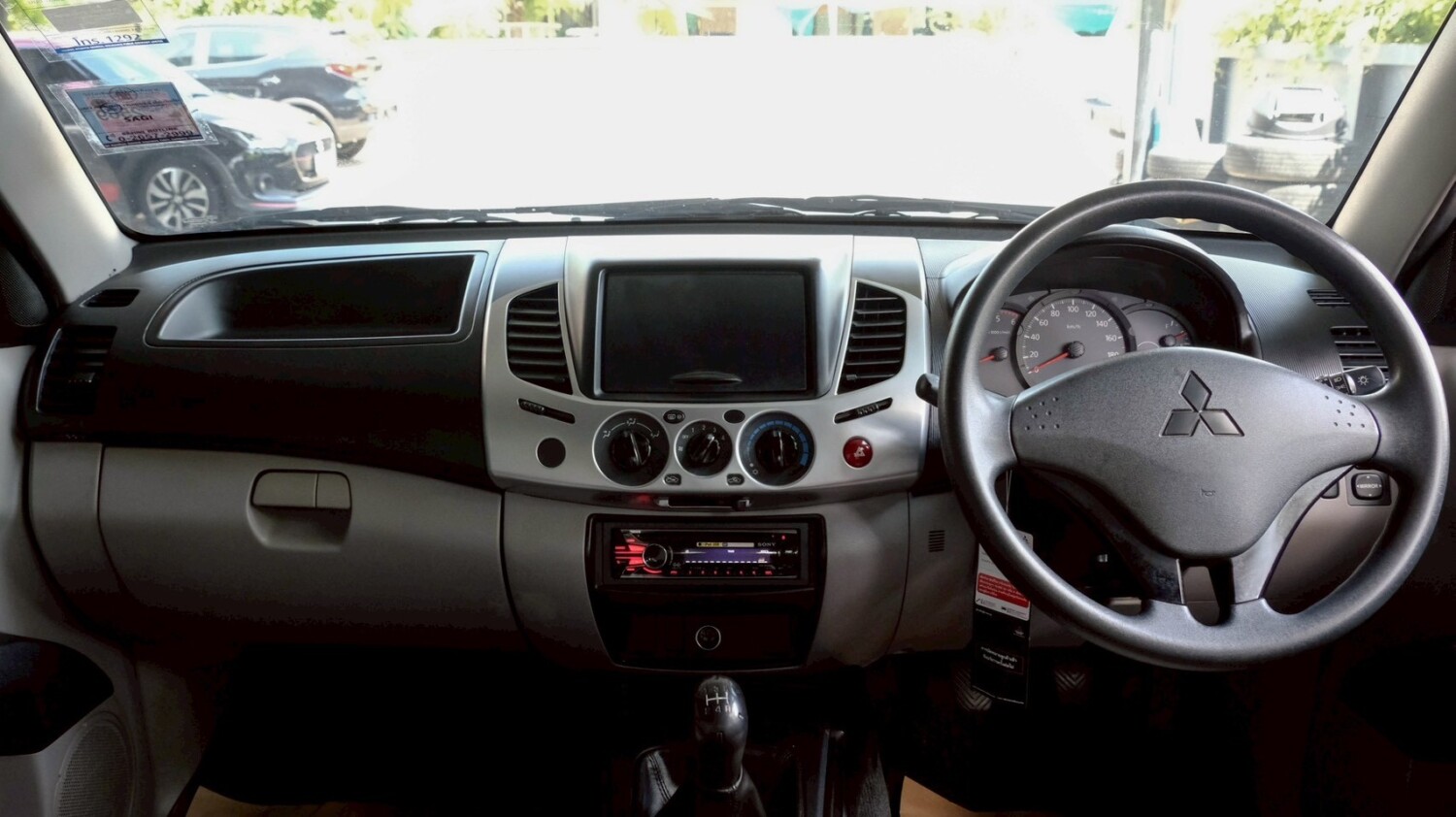 LINE_ALBUM_TRITON 4DR ปี12 สีบรอนซ์ glsสี่ประตู ไมล์150,000km_260612_12