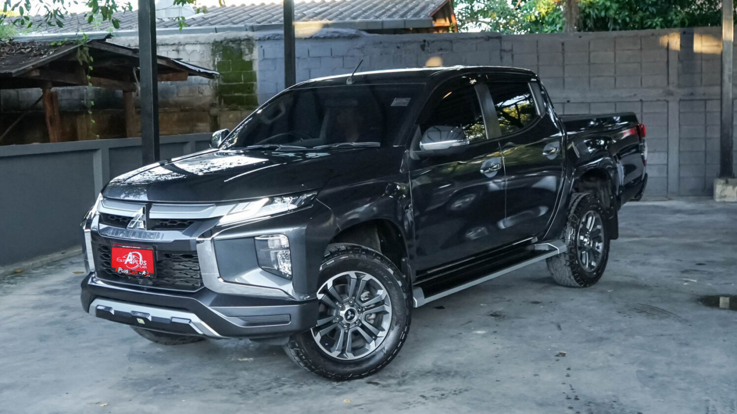 LINE_ALBUM_Triton2.4 4dr ปี19 จด ปี20 สีเทา เกียร์ at 29000km_260928_1