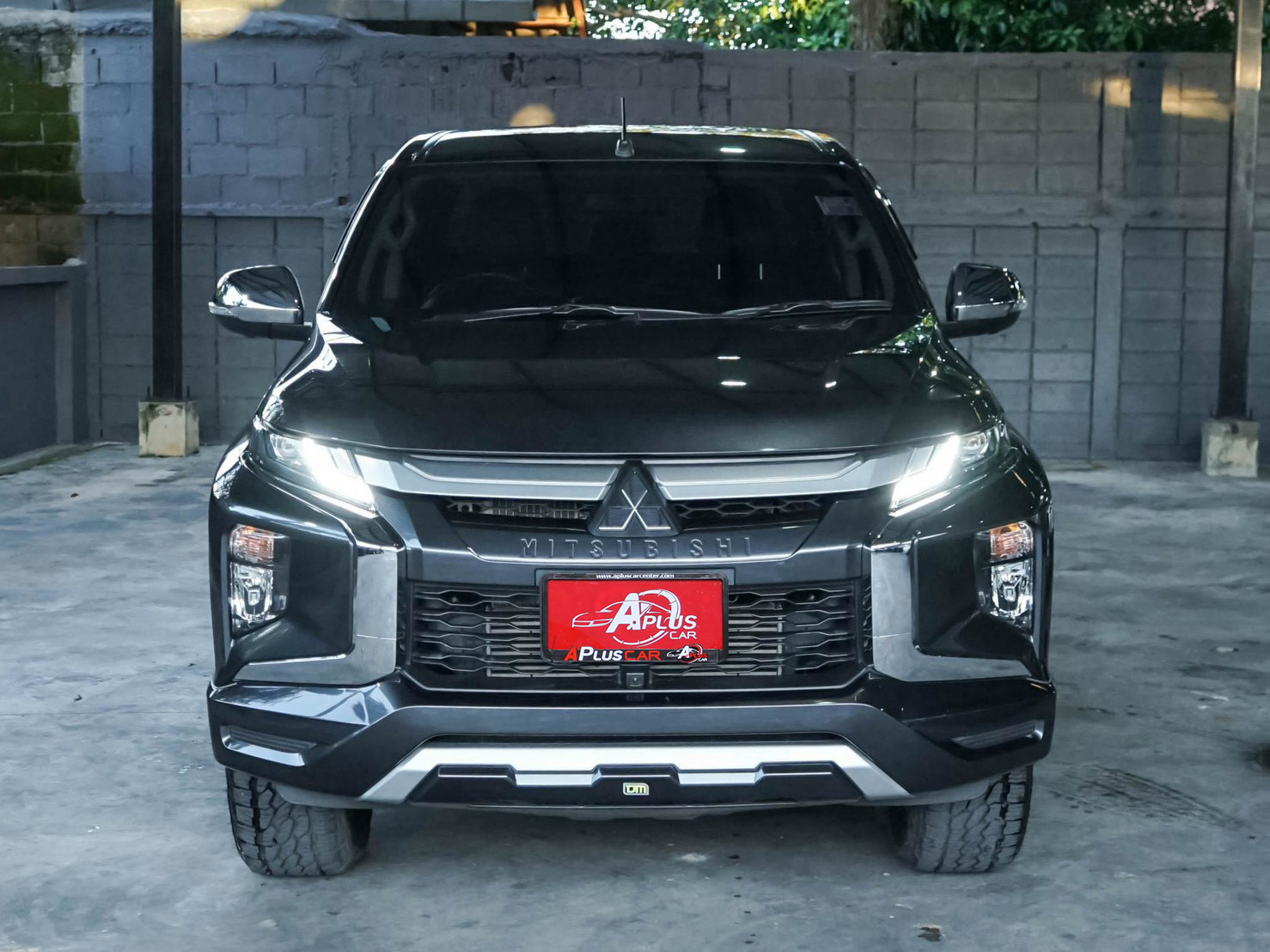 LINE_ALBUM_Triton2.4 4dr ปี19 จด ปี20 สีเทา เกียร์ at 29000km_260928_2