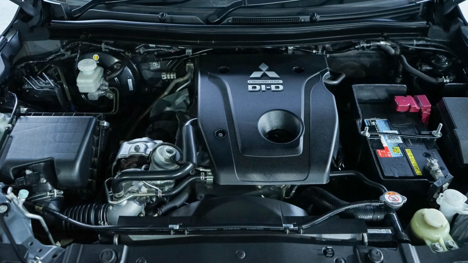LINE_ALBUM_Triton2.4 4dr ปี19 จด ปี20 สีเทา เกียร์ at 29000km_260928_20