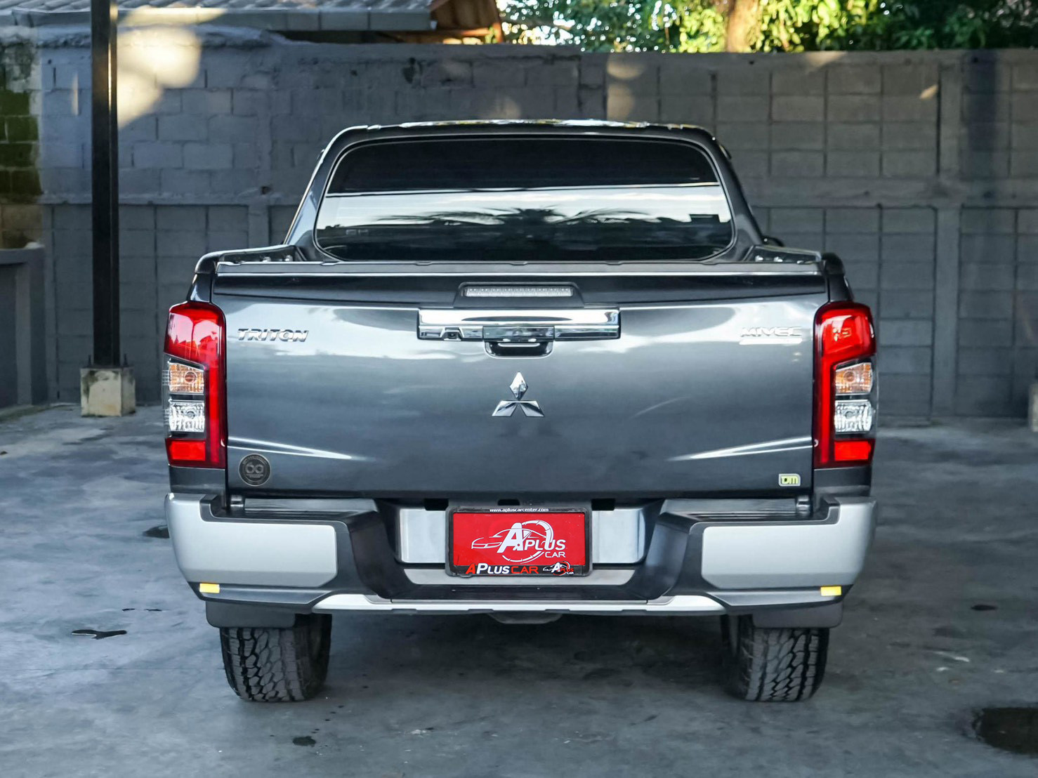 LINE_ALBUM_Triton2.4 4dr ปี19 จด ปี20 สีเทา เกียร์ at 29000km_260928_7