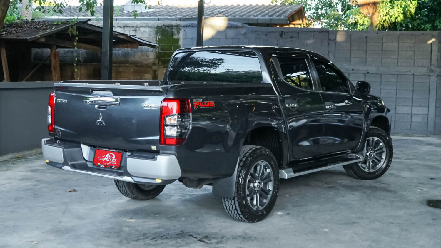 LINE_ALBUM_Triton2.4 4dr ปี19 จด ปี20 สีเทา เกียร์ at 29000km_260928_8