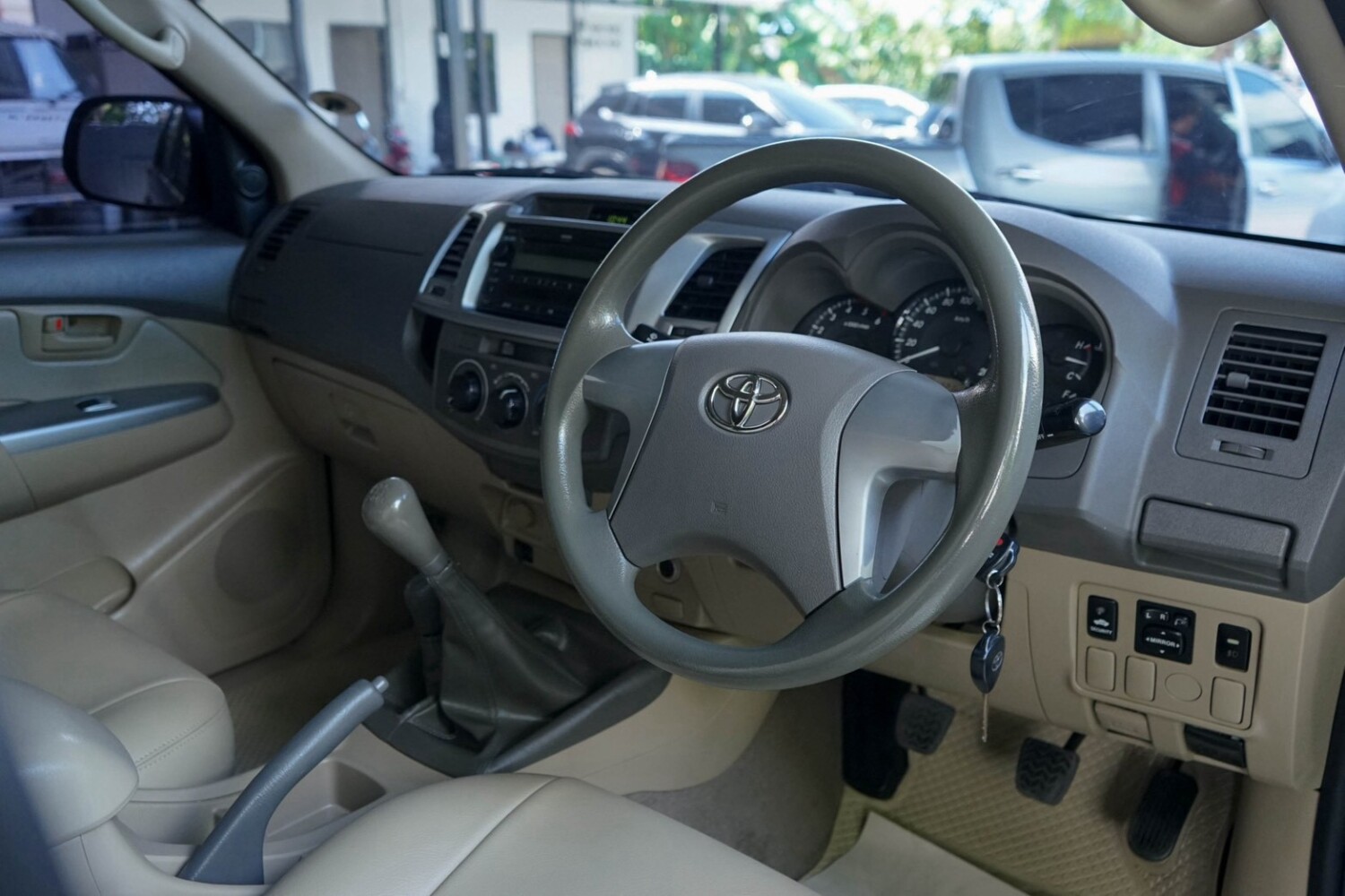 LINE_ALBUM_VIGO CHAMP 2.5 E ปี14 สีดำ เกียร์ ธรรมดา 4WD 4DR_260915_9