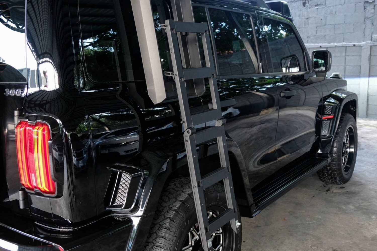 LINE_ALBUM_GWM TANK 300 ULTRA ดีเซล 2WD ปี26 สีดำ แต่งGCLASS_261016_15