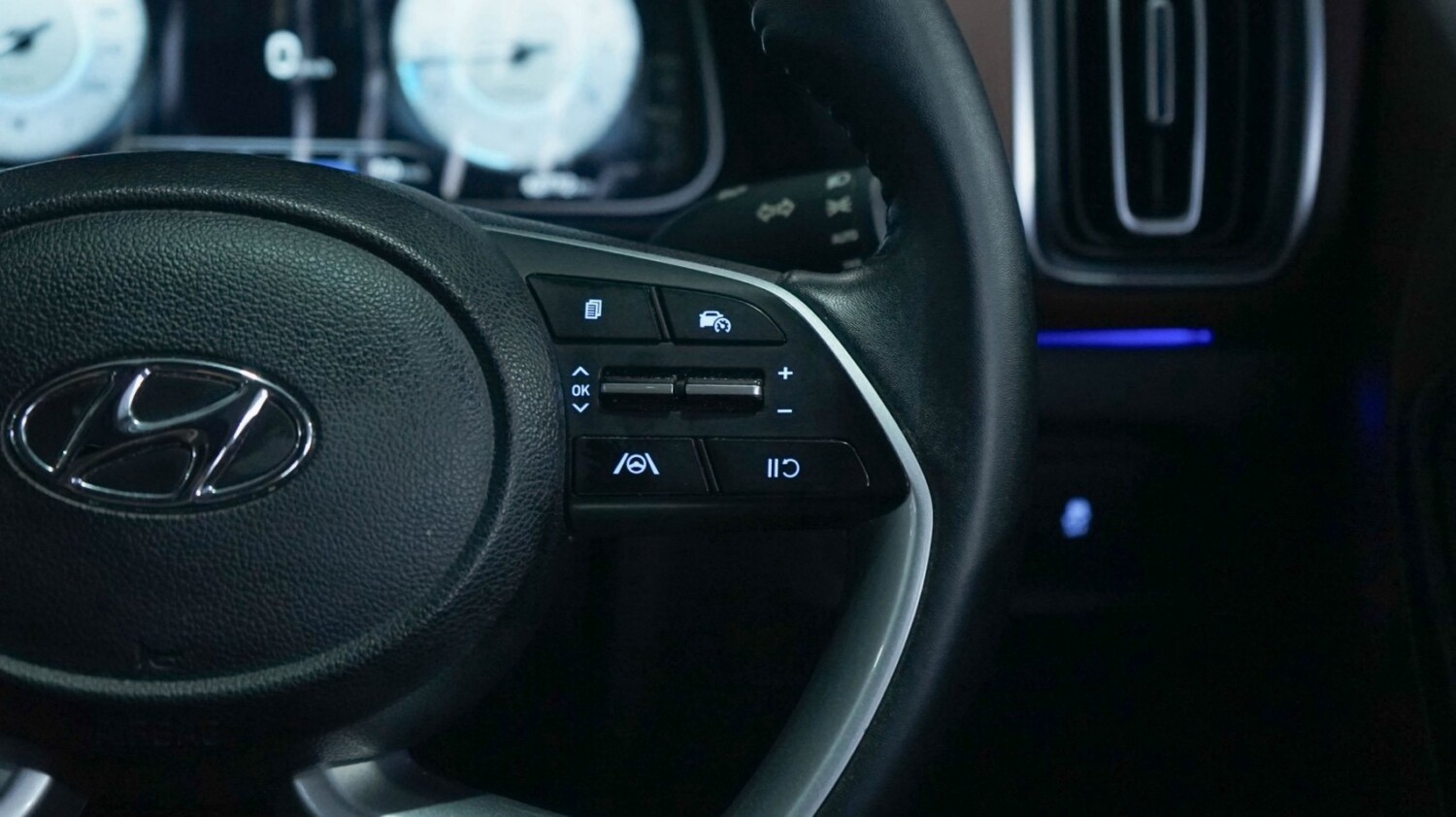LINE_ALBUM_Hyundai creta 1.5 Sel top ปี22 จด ปี23 สีเทา auto_261008_20