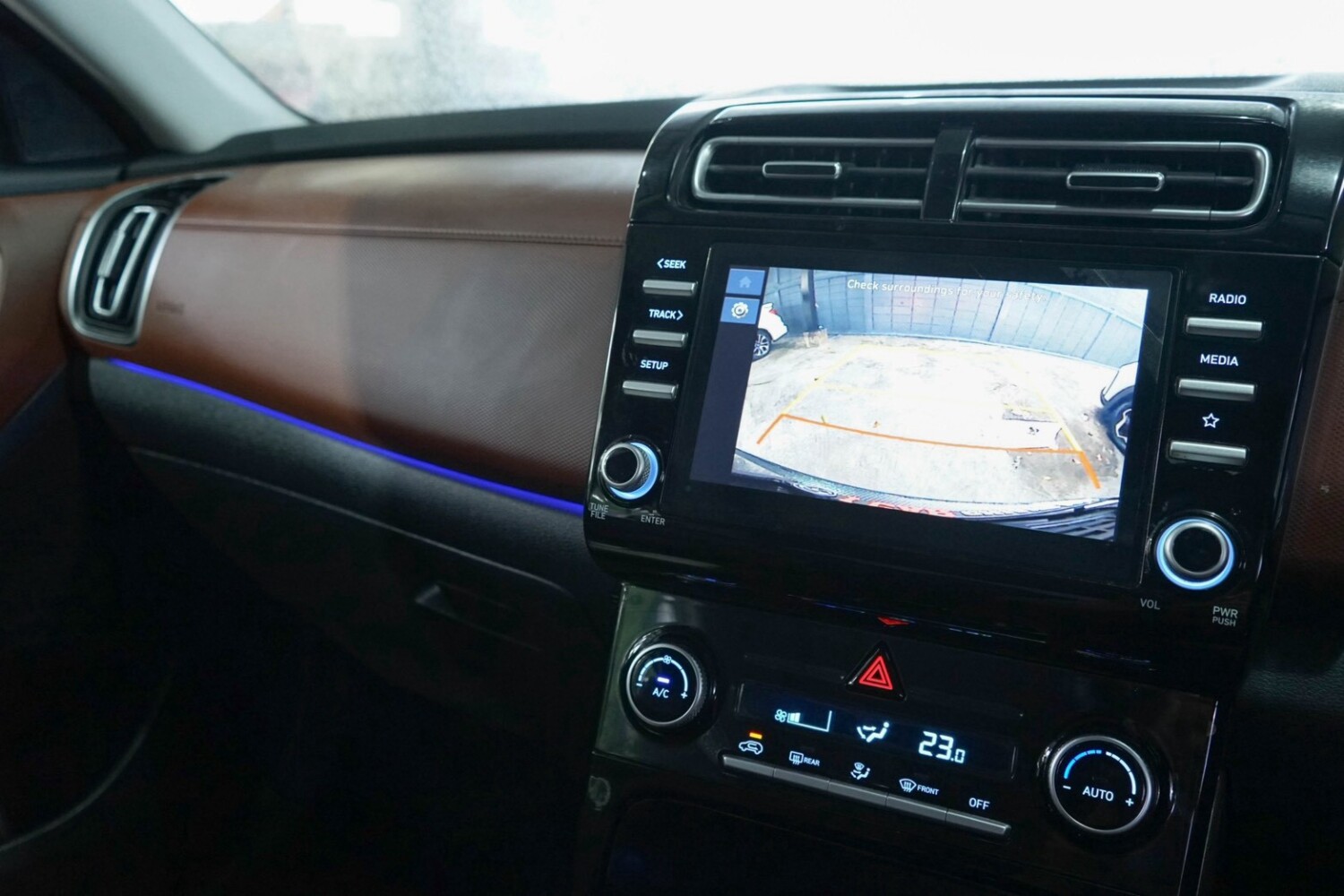 LINE_ALBUM_Hyundai creta 1.5 Sel top ปี22 จด ปี23 สีเทา auto_261008_23