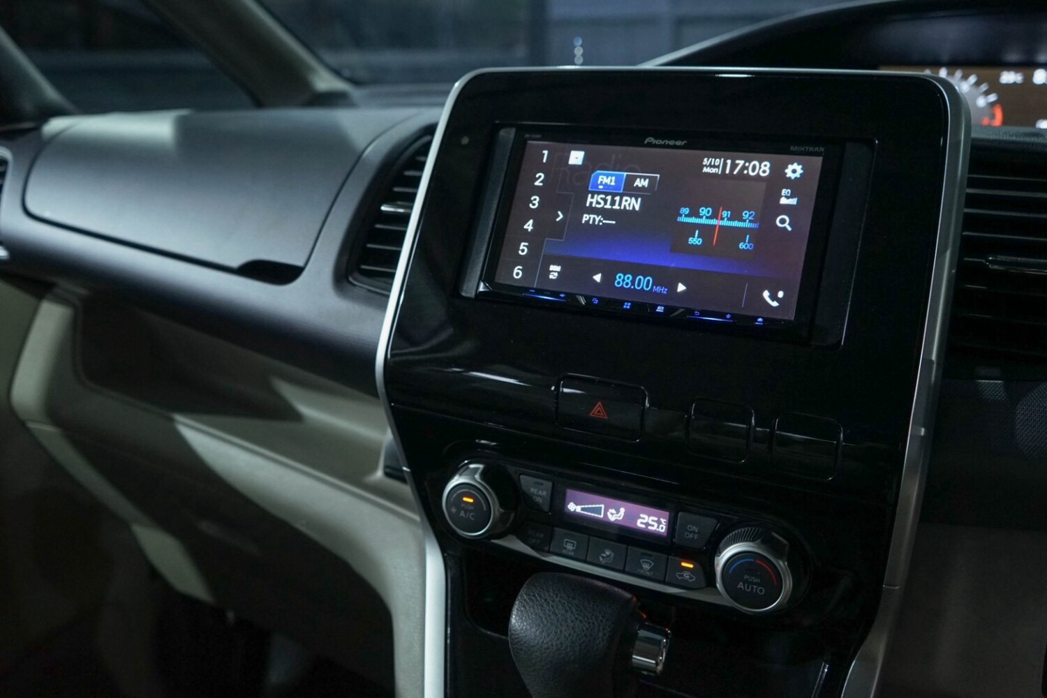 LINE_ALBUM_NISSAN SERENA 2.0 S HYBRID ปี2018 จด ปี2019 สีขาว_261008_23