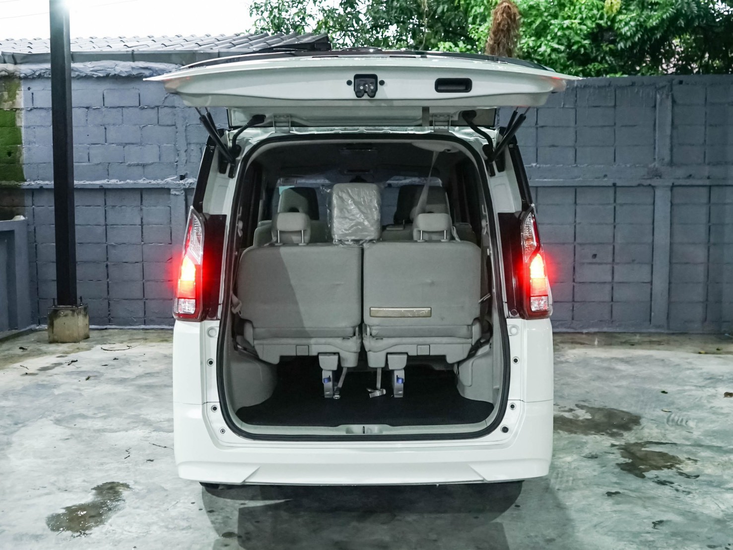 LINE_ALBUM_NISSAN SERENA 2.0 S HYBRID ปี2018 จด ปี2019 สีขาว_261008_9