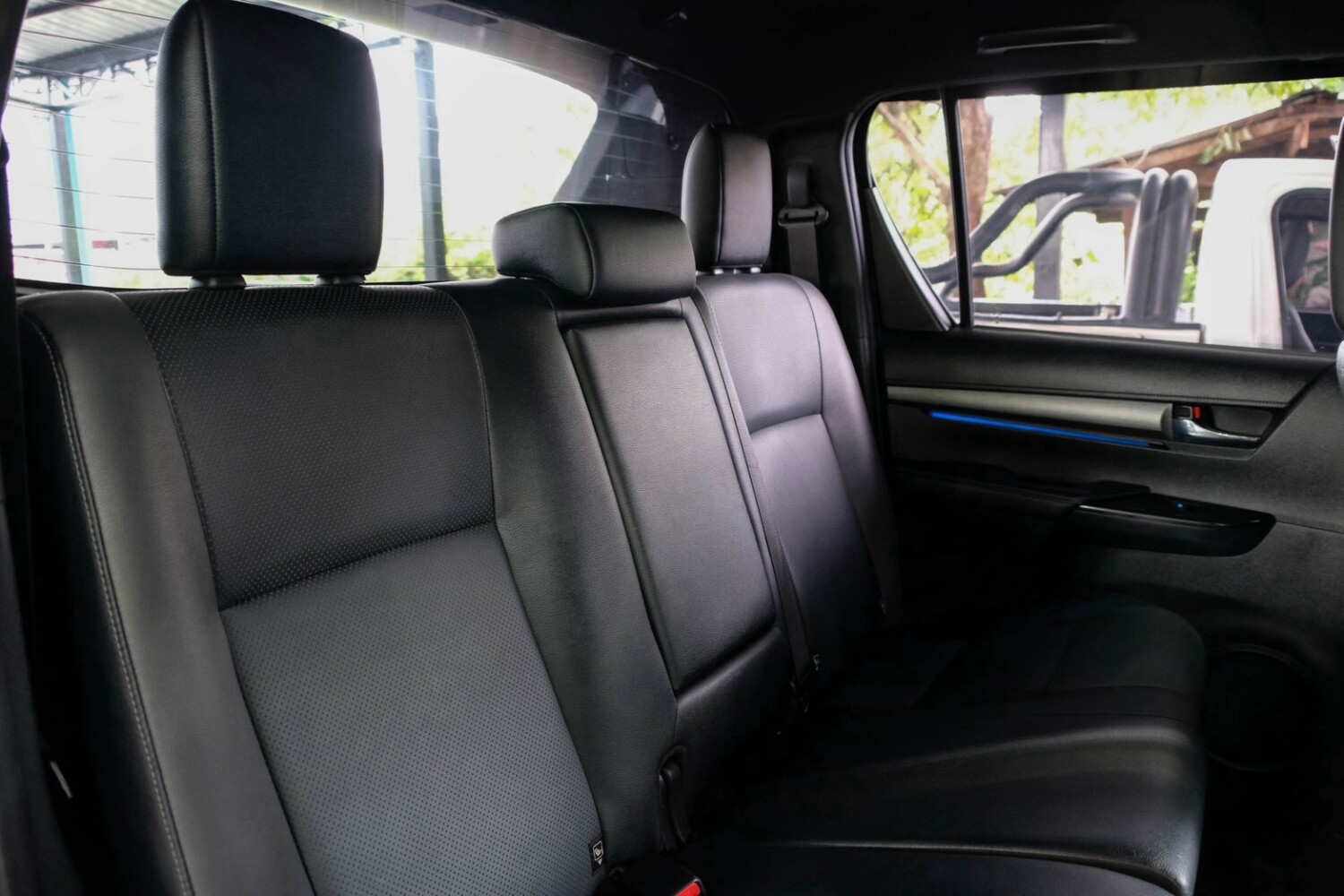 LINE_ALBUM_Revo rocco 2.4 ปี24 4wd auto สีขาว ไมล์ 39,000km_260815_12