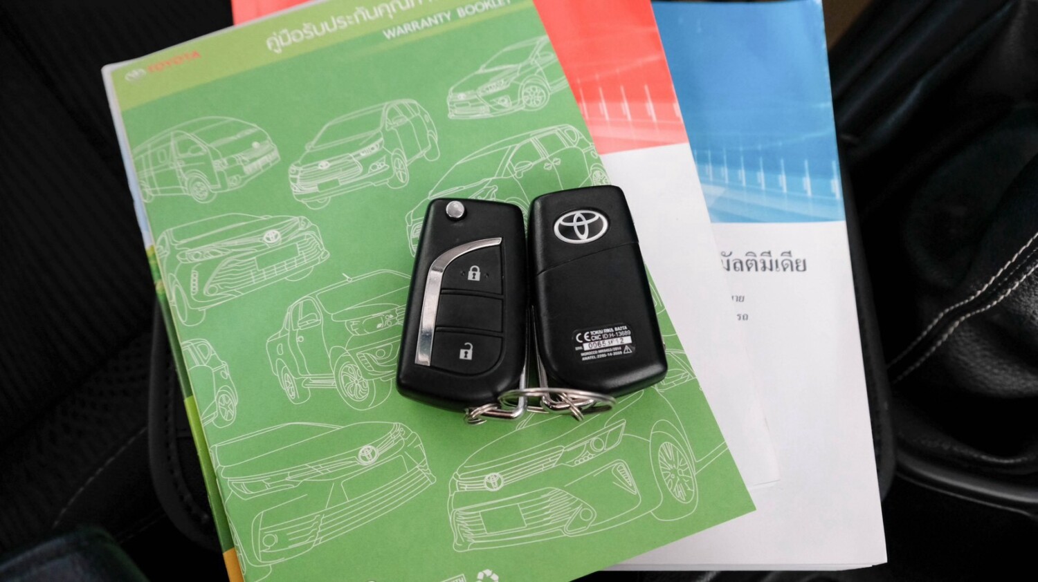 LINE_ALBUM_TOYOTA REVO CAB ปี22 สีเทา ไมล์ 30,000km z edition_261023_17