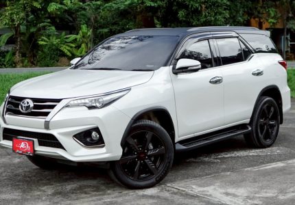 LINE_ALBUM_FORTUNER 2.8 TRD 4WD ปี2016 สีขาว-ดำ_250826_23