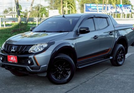 LINE_ALBUM_Mitsubishi triton athlete 2.4 4dr auto สีเทา ปี18_250929_22