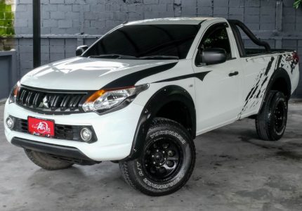 LINE_ALBUM_Triton 2.5 4wd ตอนเดียว เกียร์ ธรรมดา ปี2017 สีขาว_260815_1