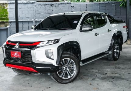 LINE_ALBUM_Triton 4dr ปี19 auto GT สีขาว ไมล์ 110,000km_260818_1